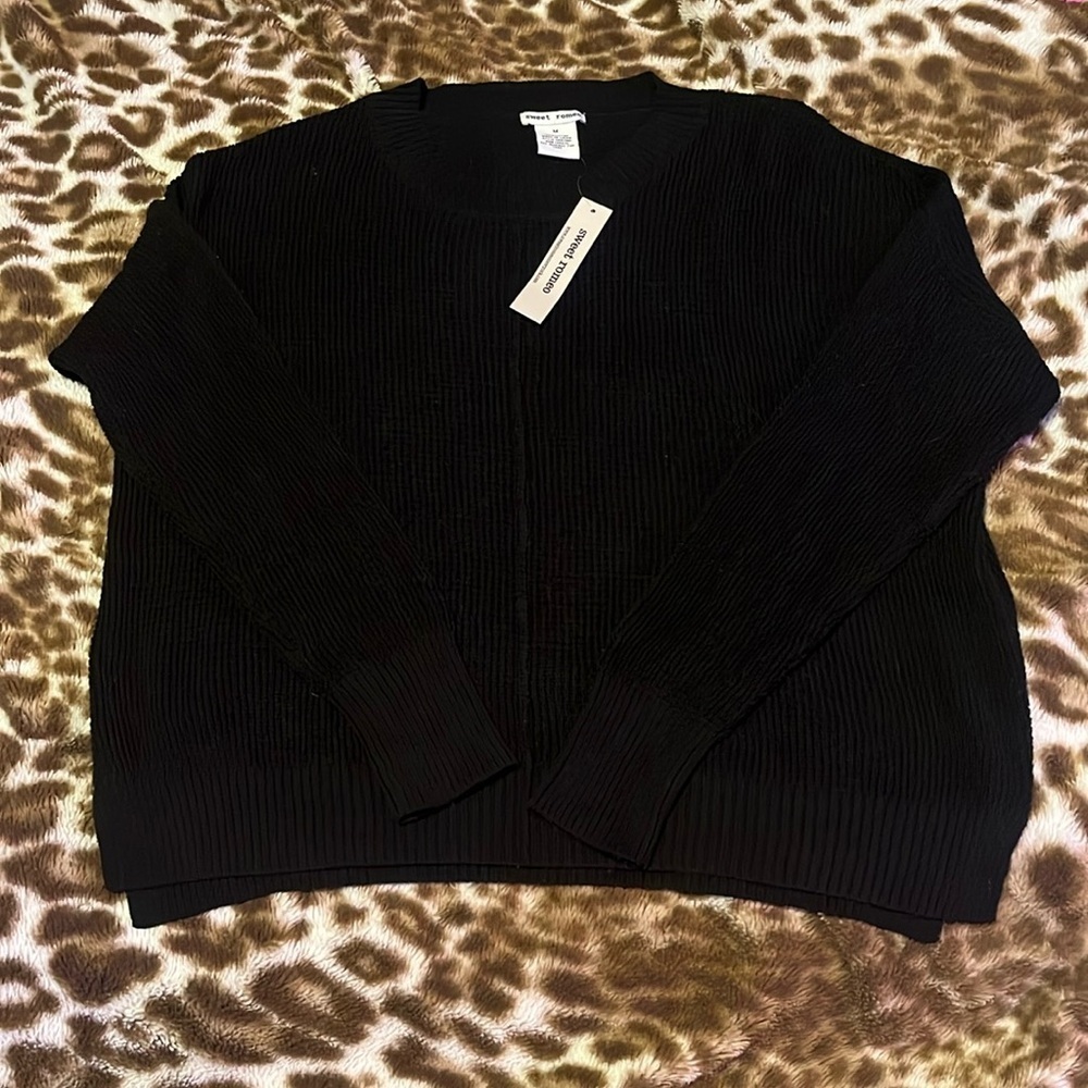 Black long sleeve knitted top